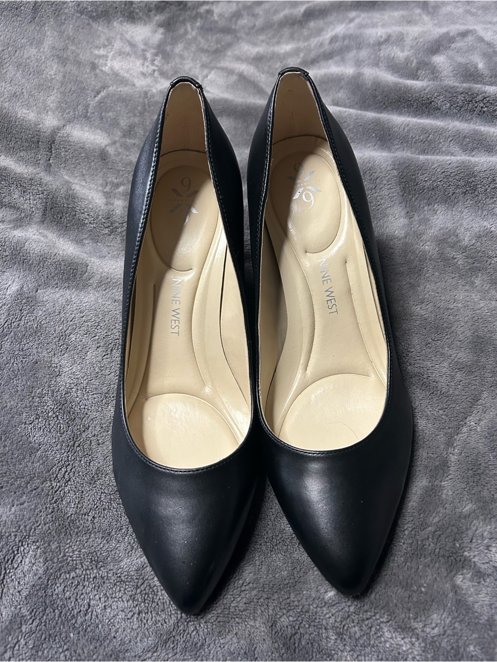 Nine West Black Pointed Toe Leather Pumps